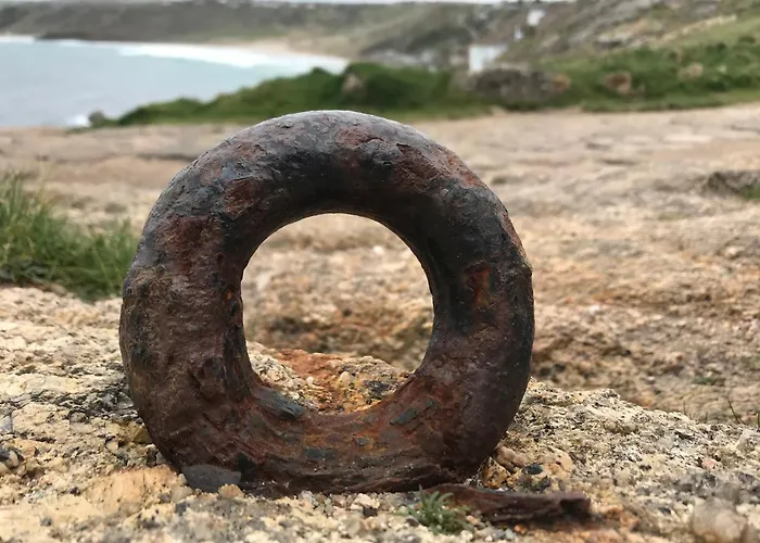Robins Nest, Near Sennen Cove, 14 Beaches, Minack
