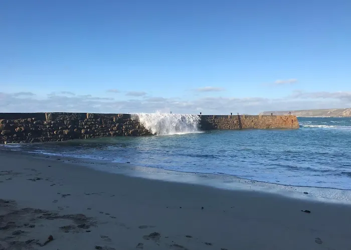 Robins Nest, Near Sennen Cove, 14 Beaches, Minack