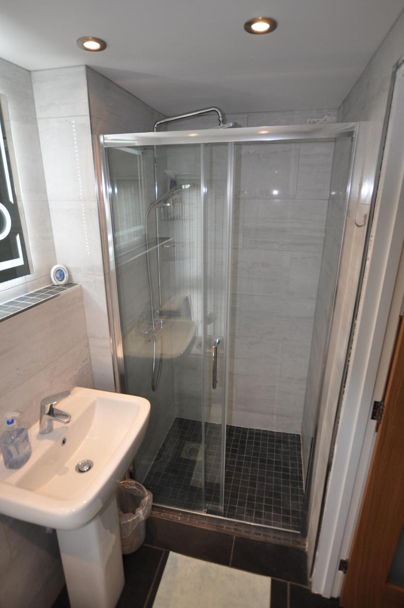 Robins Nest, Near Sennen Cove, 14 Beaches, Minack Holiday home Penzance