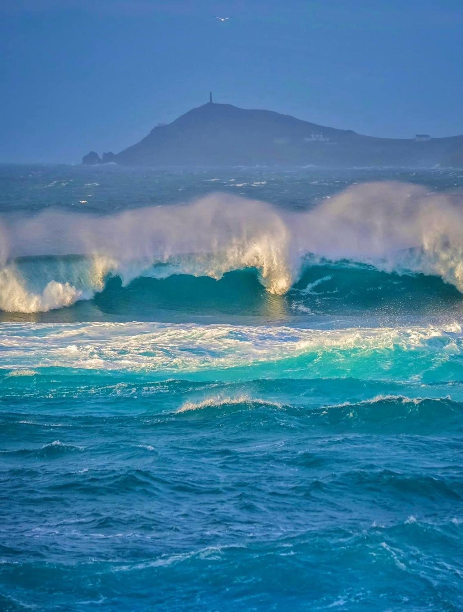 Robins Nest, Near Sennen Cove, 14 Beaches, Minack Holiday home *