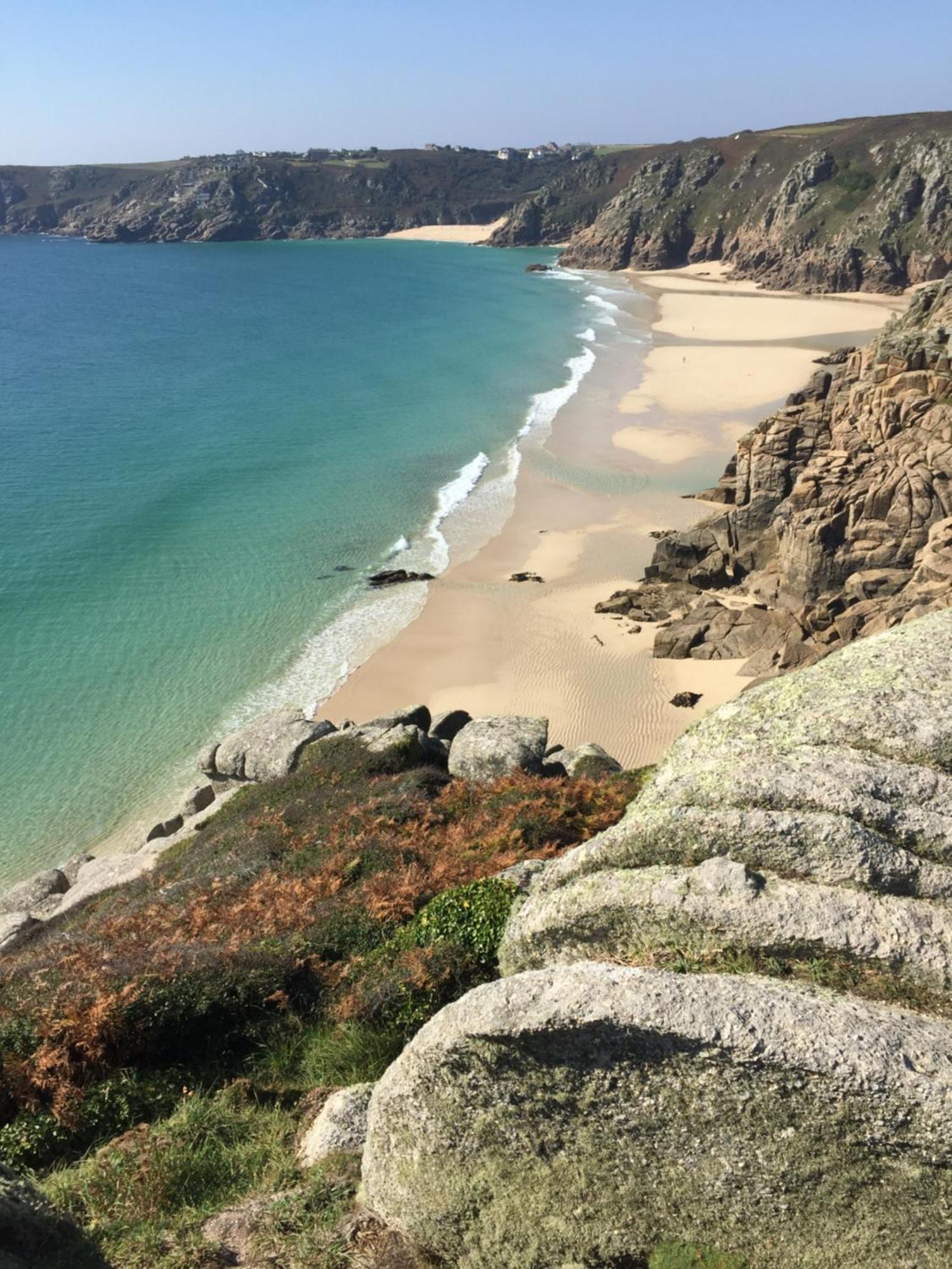 Robins Nest, Near Sennen Cove, 14 Beaches, Minack Holiday home Penzance