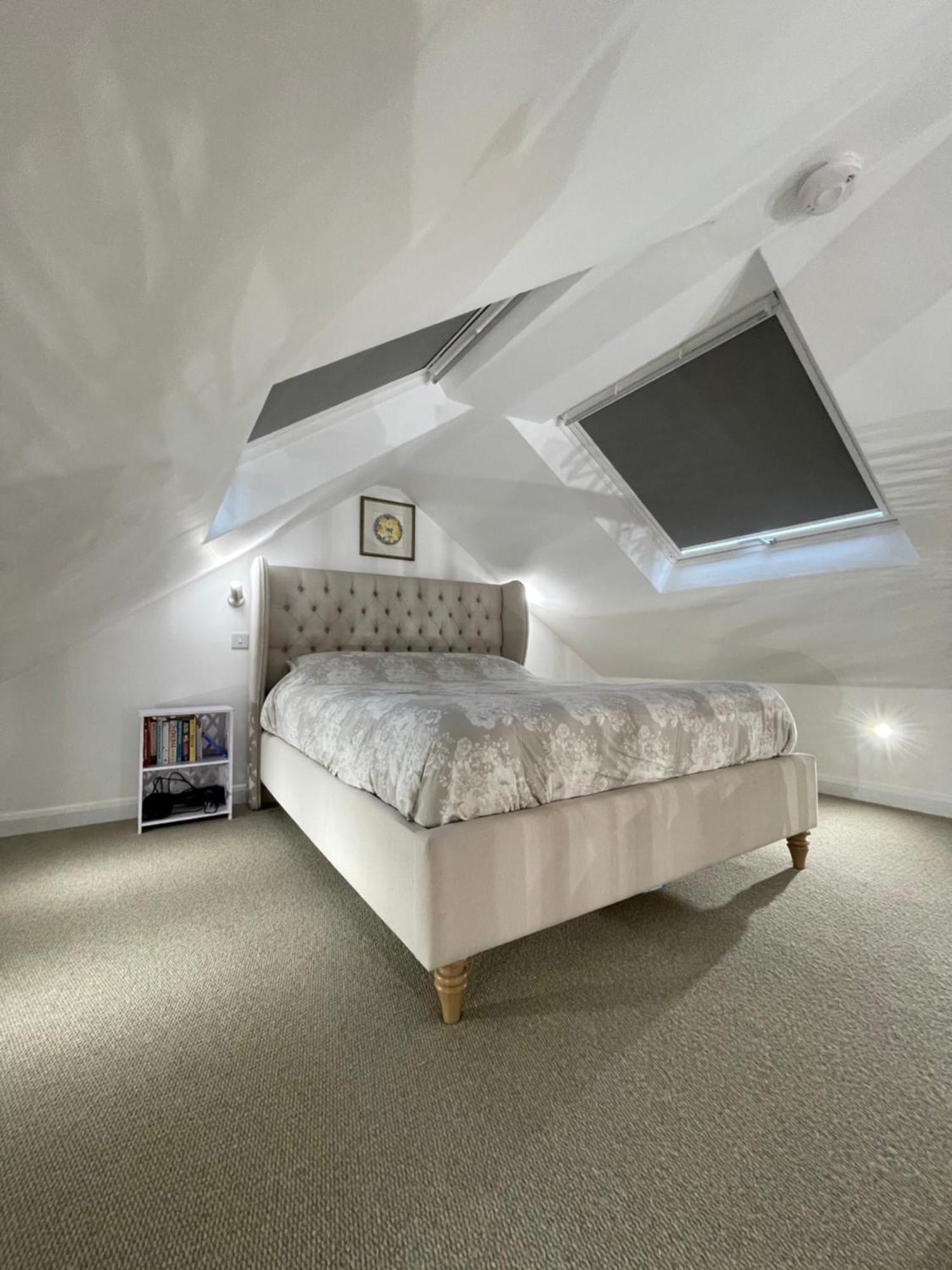 Robins Nest, Near Sennen Cove, 14 Beaches, Minack Holiday home Penzance